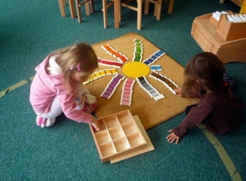 Montessori school anglických školek